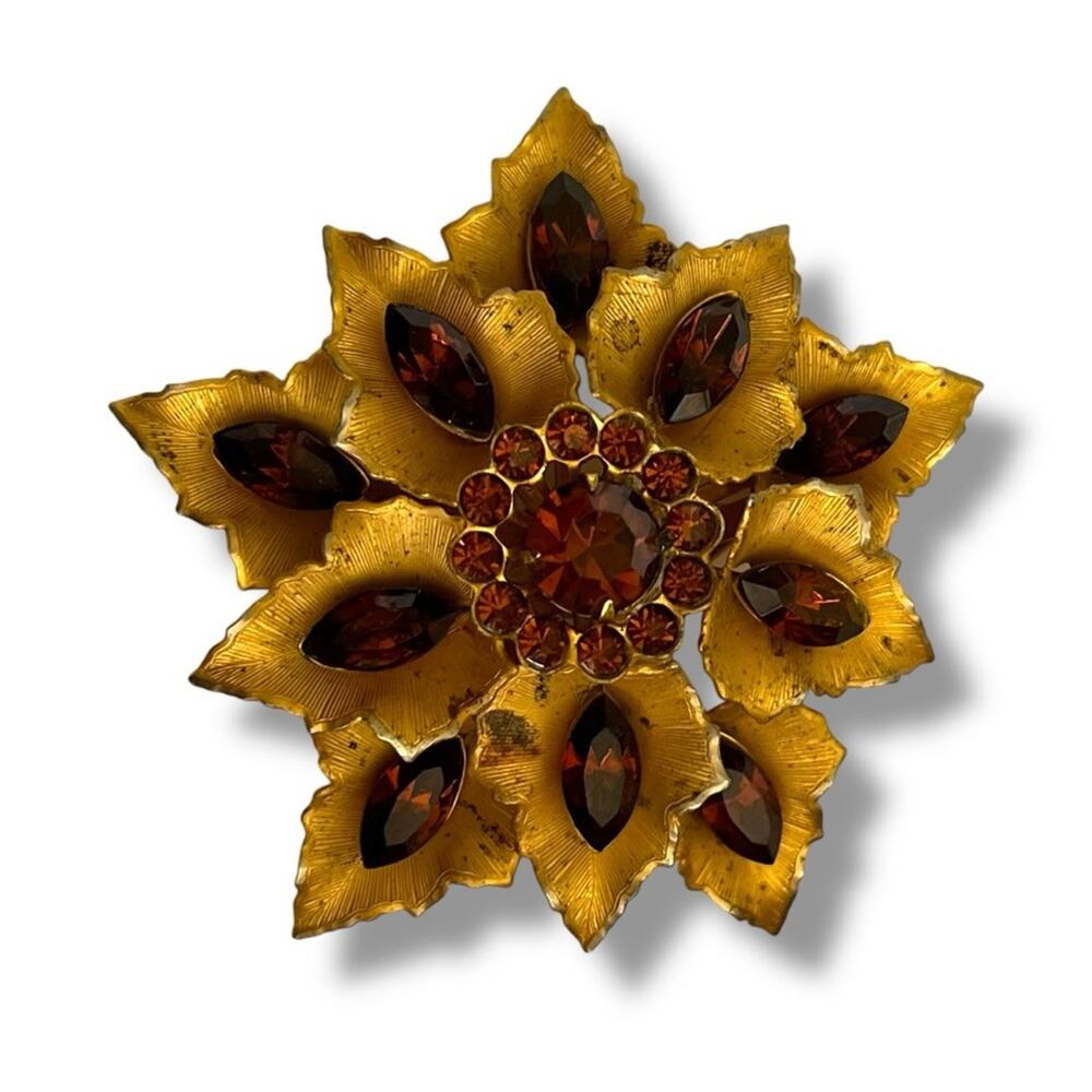 Vintage gold and brown rhinestone brooch pin